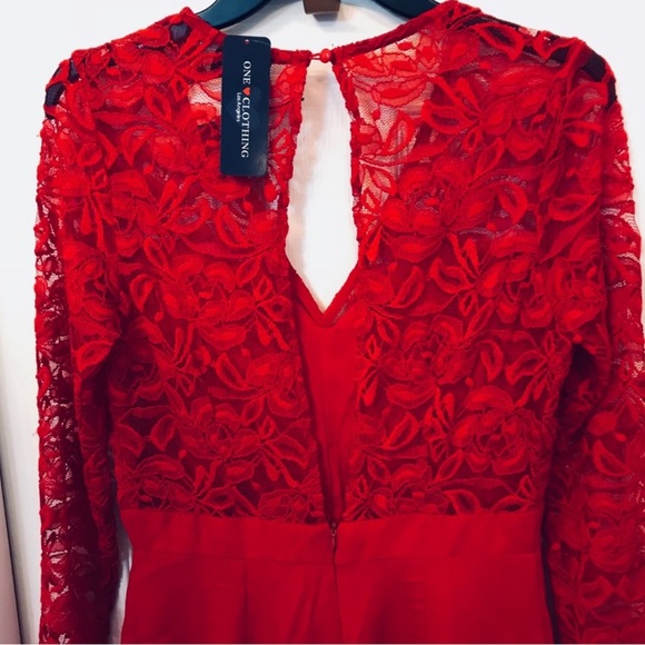 Red Lace romper - Picture 3 of 5